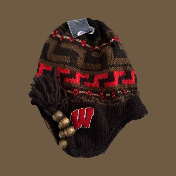 NWT Wisconsin Badgers Knit Adult Ear Flap Wood Beard Tassel Beanie Hat OSFA - Picture 8 of 8